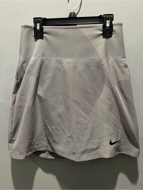 Nike Light Gray A-Line Athletic Skirt with Subtle Pattern